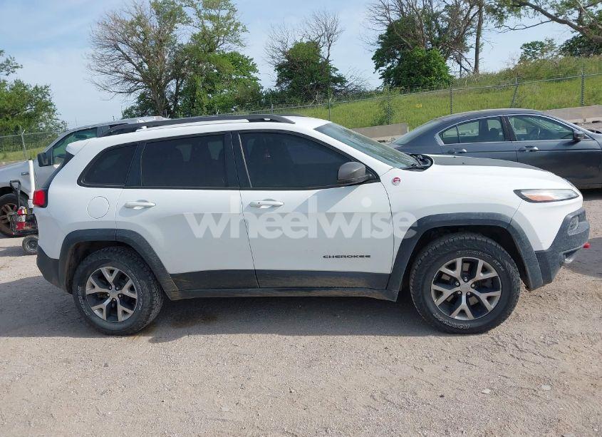 Photo 14 of 2015 Jeep Cherokee TRAILHAWK (VIN 1C4PJMBS6FW687718)