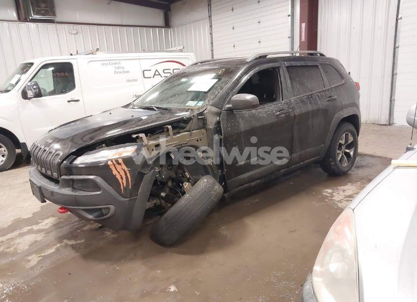 Photo 2 of 2015 Jeep Cherokee TRAILHAWK (VIN 1C4PJMBS6FW713315)