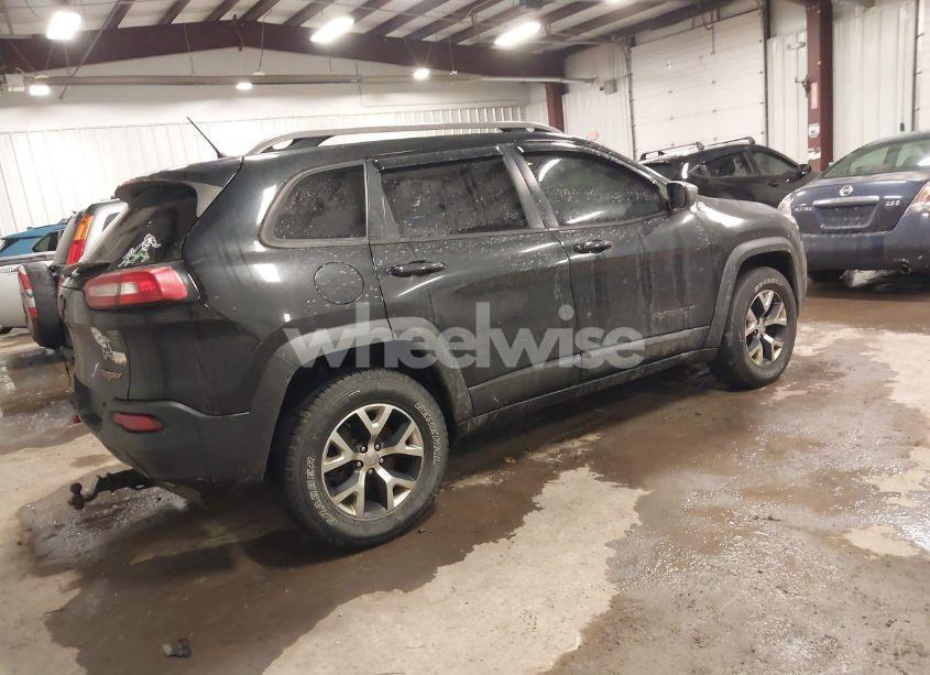 Photo 4 of 2015 Jeep Cherokee TRAILHAWK (VIN 1C4PJMBS6FW713315)