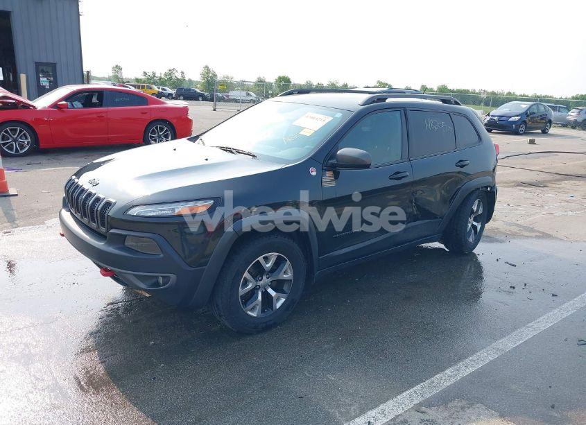 Photo 2 of 2015 Jeep Cherokee TRAILHAWK (VIN 1C4PJMBS6FW786622)