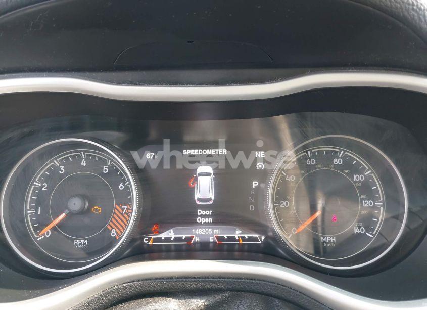 Photo 7 of 2015 Jeep Cherokee TRAILHAWK (VIN 1C4PJMBS6FW786622)