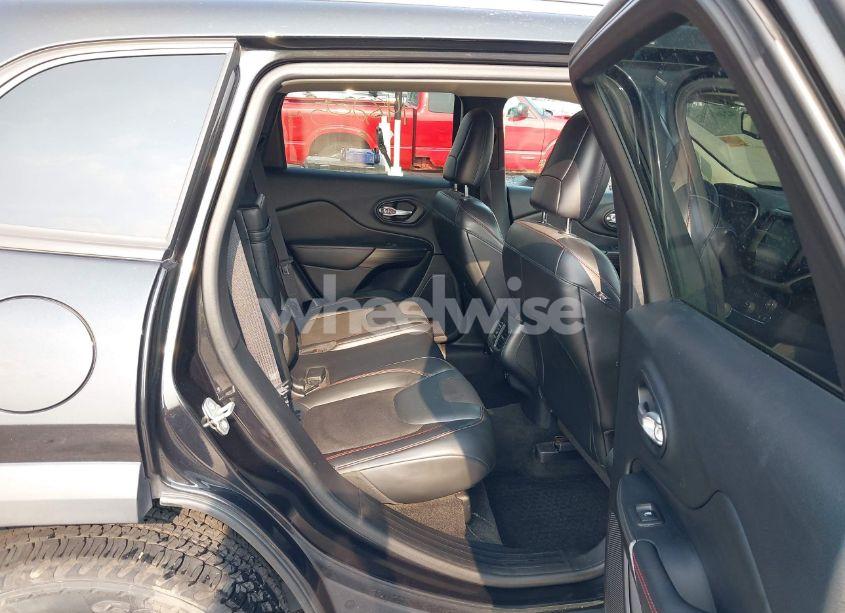 Photo 8 of 2015 Jeep Cherokee TRAILHAWK (VIN 1C4PJMBS6FW786622)