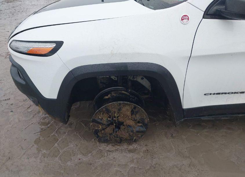 Photo 6 of 2016 Jeep Cherokee TRAILHAWK (VIN 1C4PJMBS6GW227251)
