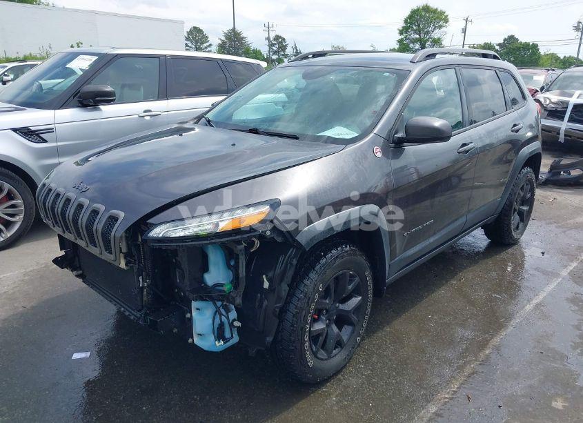 Photo 2 of 2016 Jeep Cherokee (VIN 1C4PJMBS6GW252960)