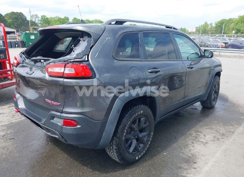 Photo 4 of 2016 Jeep Cherokee (VIN 1C4PJMBS6GW252960)