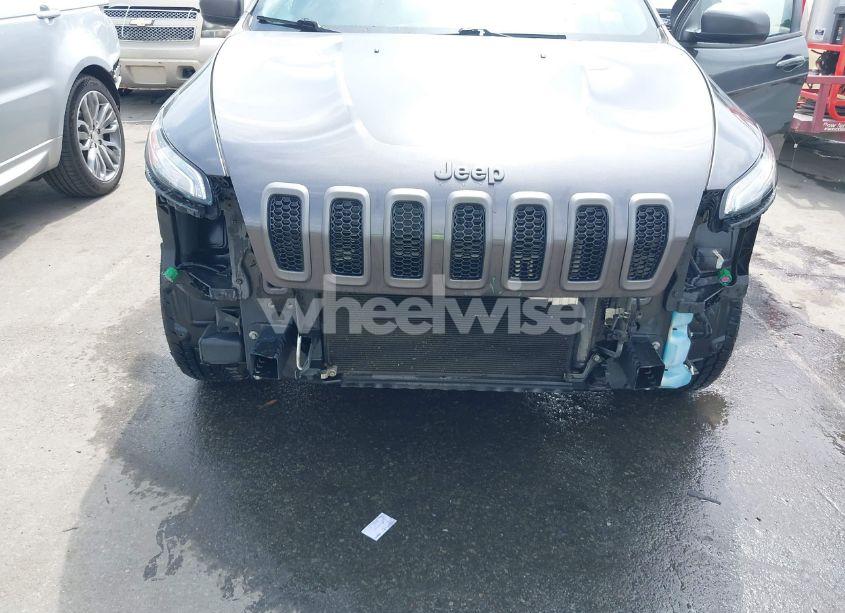 Photo 6 of 2016 Jeep Cherokee (VIN 1C4PJMBS6GW252960)