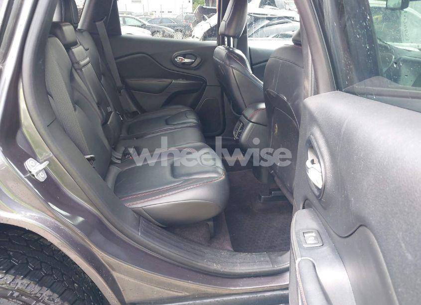 Photo 8 of 2016 Jeep Cherokee (VIN 1C4PJMBS6GW252960)