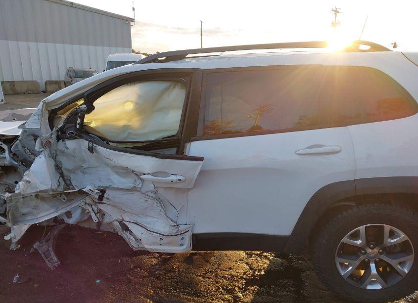 Photo 14 of 2016 Jeep Cherokee TRAILHAWK (VIN 1C4PJMBS6GW284453)