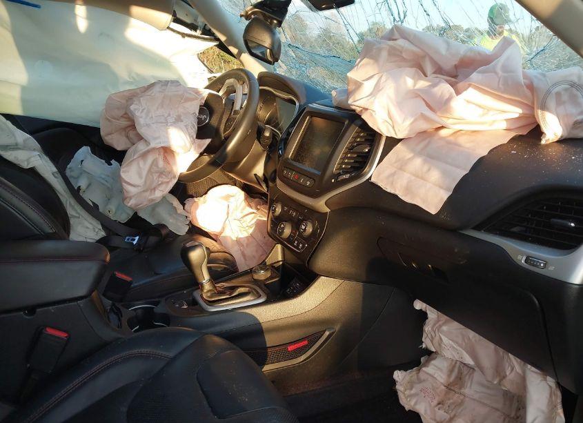 Photo 5 of 2016 Jeep Cherokee TRAILHAWK (VIN 1C4PJMBS6GW284453)