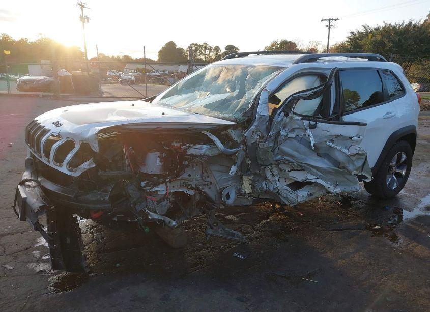 Photo 6 of 2016 Jeep Cherokee TRAILHAWK (VIN 1C4PJMBS6GW284453)