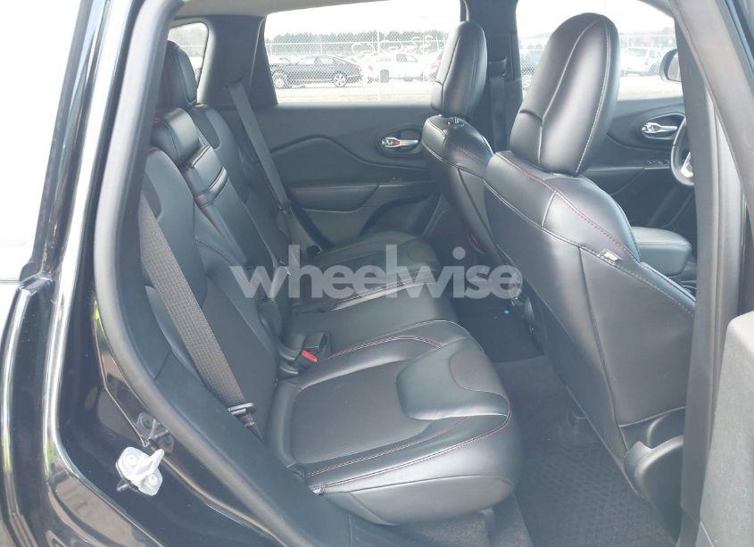 Photo 8 of 2016 Jeep Cherokee TRAILHAWK (VIN 1C4PJMBS6GW334770)