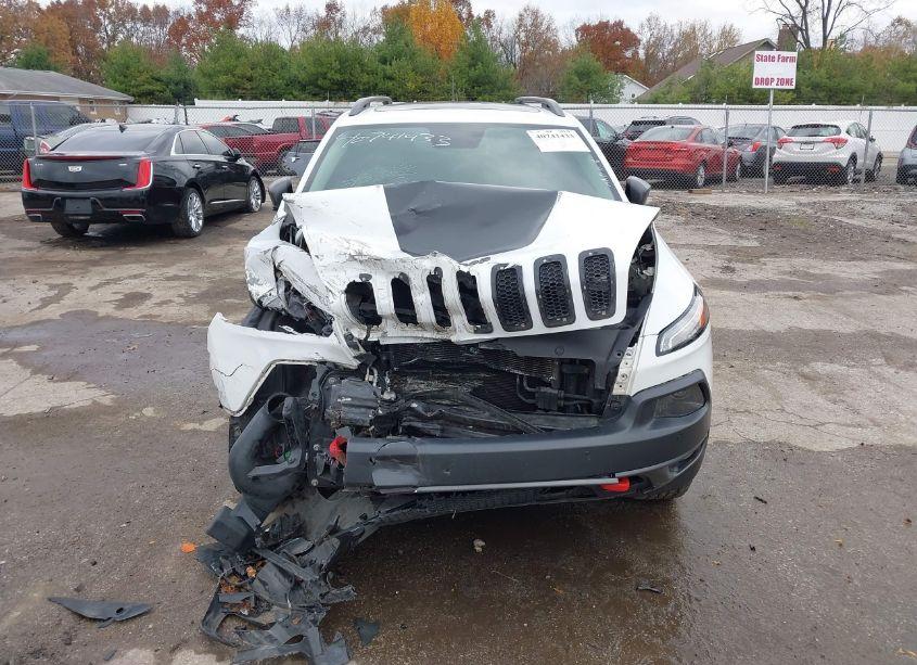 Photo 12 of 2014 Jeep Cherokee TRAILHAWK (VIN 1C4PJMBS7EW122019)