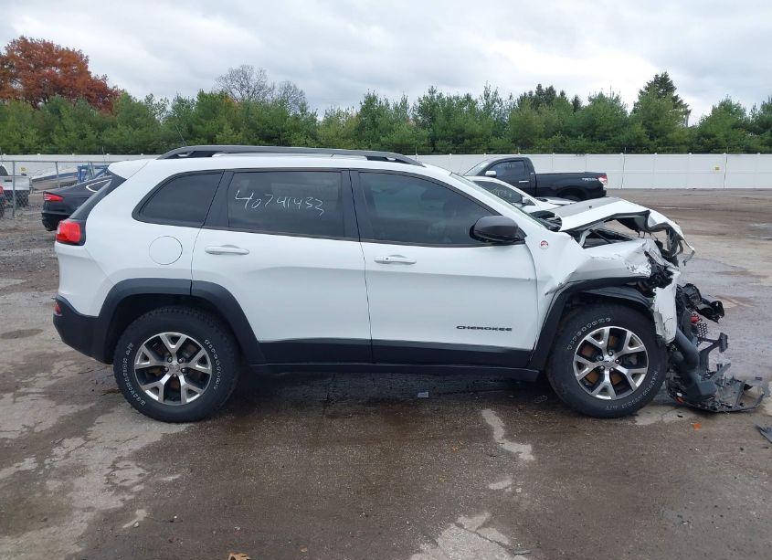 Photo 13 of 2014 Jeep Cherokee TRAILHAWK (VIN 1C4PJMBS7EW122019)