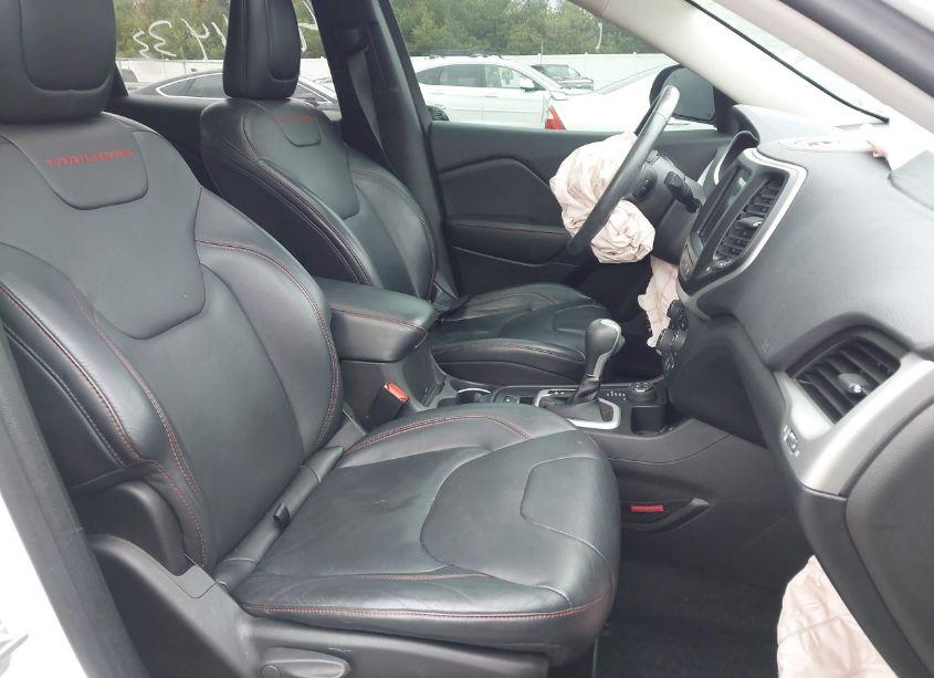 Photo 5 of 2014 Jeep Cherokee TRAILHAWK (VIN 1C4PJMBS7EW122019)