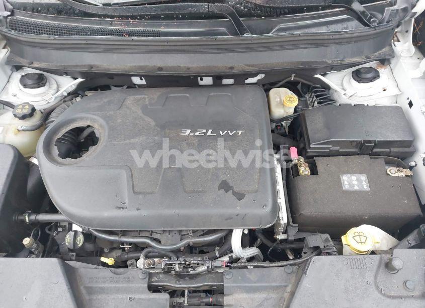 Photo 10 of 2014 Jeep Cherokee TRAILHAWK (VIN 1C4PJMBS7EW255573)
