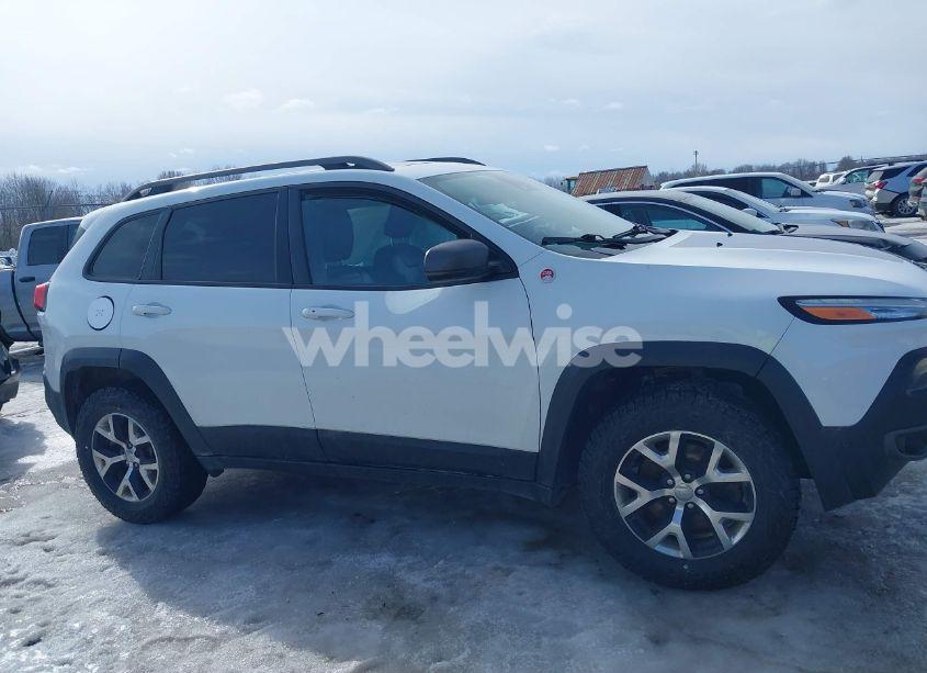 Photo 13 of 2015 Jeep Cherokee TRAILHAWK (VIN 1C4PJMBS7FW574229)