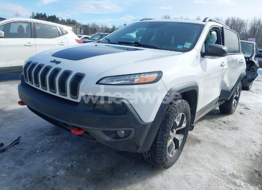 Photo 2 of 2015 Jeep Cherokee TRAILHAWK (VIN 1C4PJMBS7FW574229)