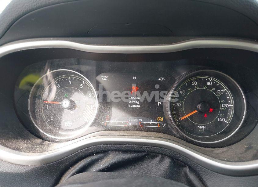 Photo 7 of 2015 Jeep Cherokee TRAILHAWK (VIN 1C4PJMBS7FW574229)