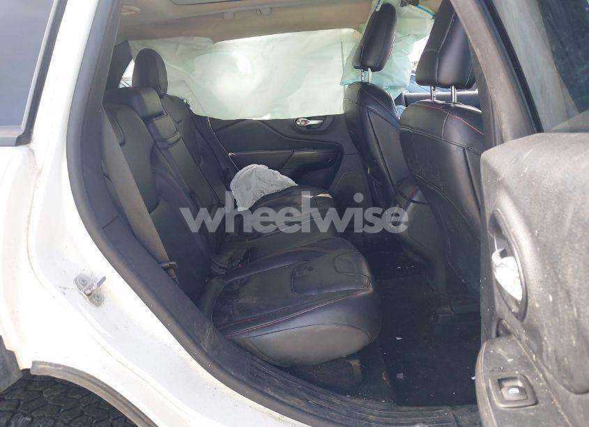 Photo 8 of 2015 Jeep Cherokee TRAILHAWK (VIN 1C4PJMBS7FW574229)