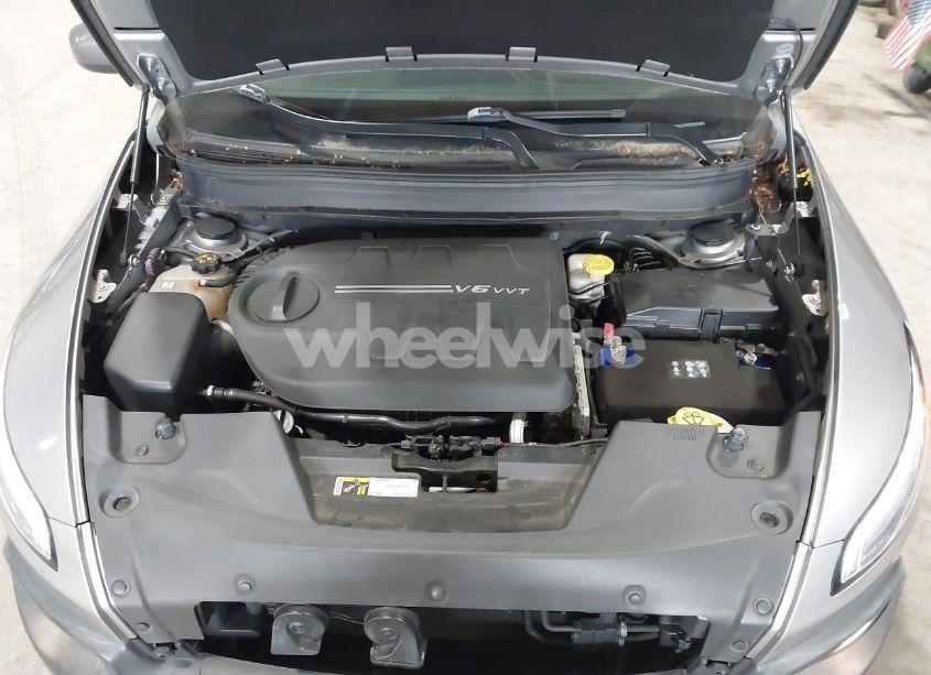 Photo 10 of 2015 Jeep Cherokee TRAILHAWK (VIN 1C4PJMBS7FW703229)