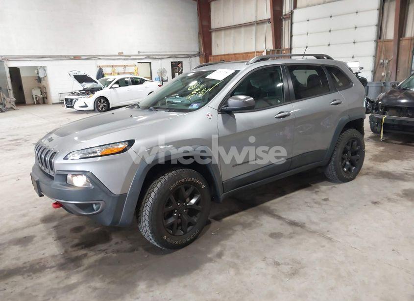 Photo 2 of 2015 Jeep Cherokee TRAILHAWK (VIN 1C4PJMBS7FW703229)