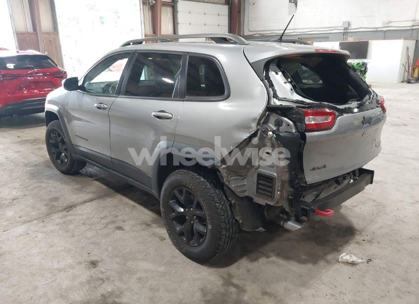 Photo 3 of 2015 Jeep Cherokee TRAILHAWK (VIN 1C4PJMBS7FW703229)