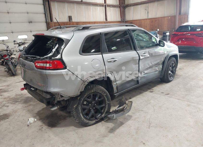 Photo 4 of 2015 Jeep Cherokee TRAILHAWK (VIN 1C4PJMBS7FW703229)
