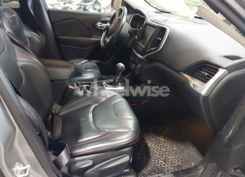 Photo 5 of 2015 Jeep Cherokee TRAILHAWK (VIN 1C4PJMBS7FW703229)