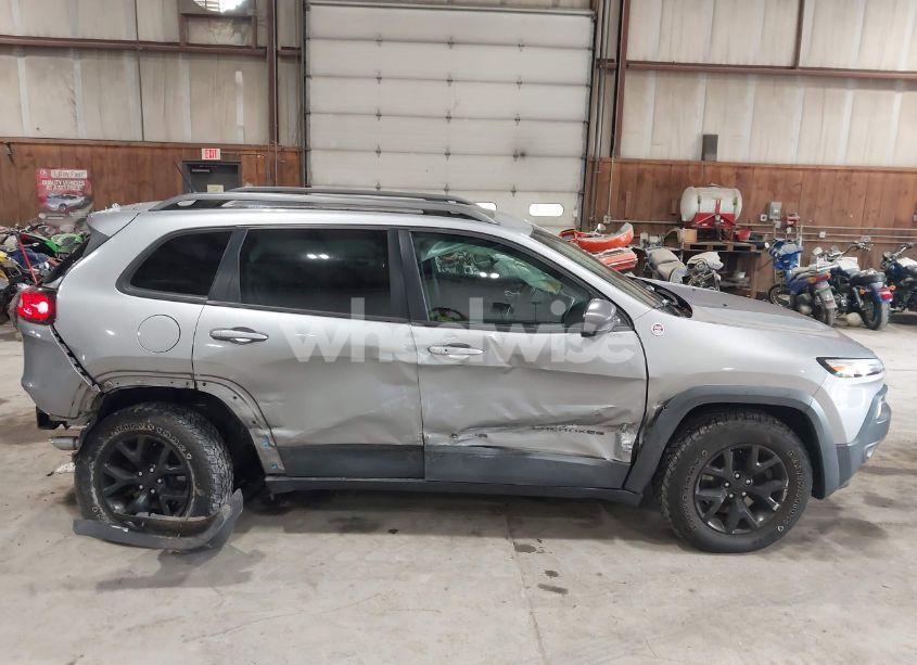 Photo 6 of 2015 Jeep Cherokee TRAILHAWK (VIN 1C4PJMBS7FW703229)