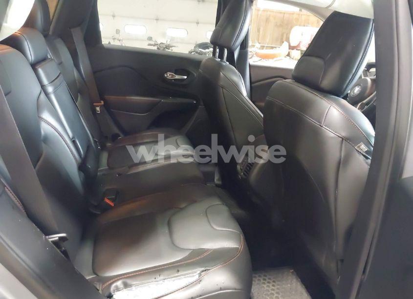 Photo 8 of 2015 Jeep Cherokee TRAILHAWK (VIN 1C4PJMBS7FW703229)