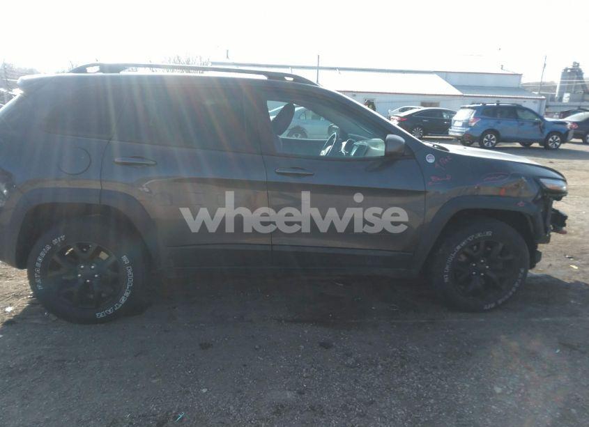 Photo 13 of 2016 Jeep Cherokee TRAILHAWK (VIN 1C4PJMBS7GW134836)