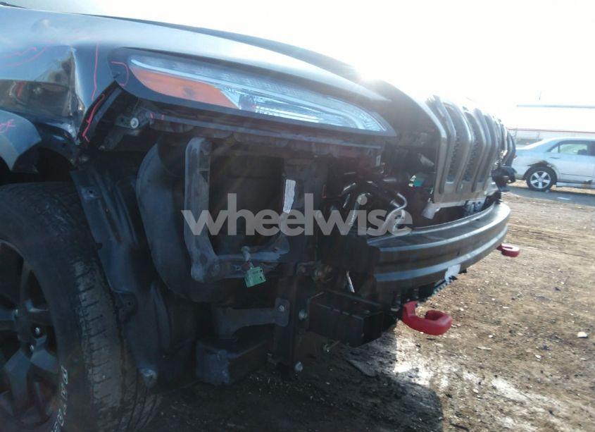 Photo 19 of 2016 Jeep Cherokee TRAILHAWK (VIN 1C4PJMBS7GW134836)