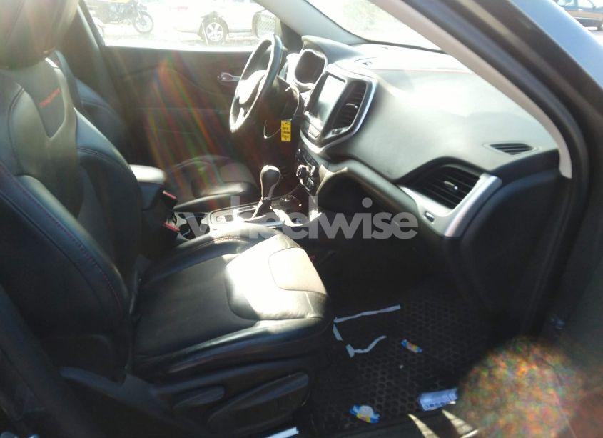 Photo 5 of 2016 Jeep Cherokee TRAILHAWK (VIN 1C4PJMBS7GW134836)