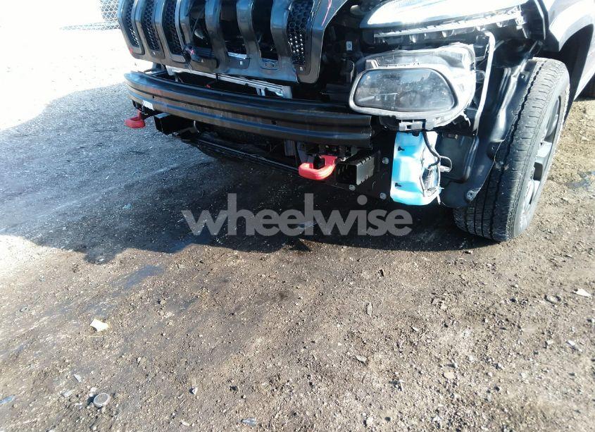 Photo 6 of 2016 Jeep Cherokee TRAILHAWK (VIN 1C4PJMBS7GW134836)