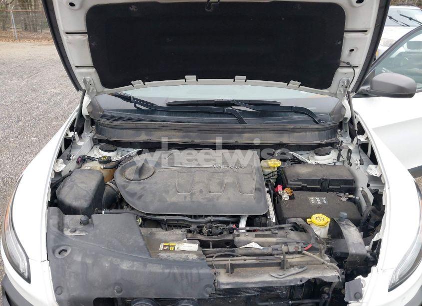 Photo 10 of 2016 Jeep Cherokee TRAILHAWK (VIN 1C4PJMBS7GW241076)