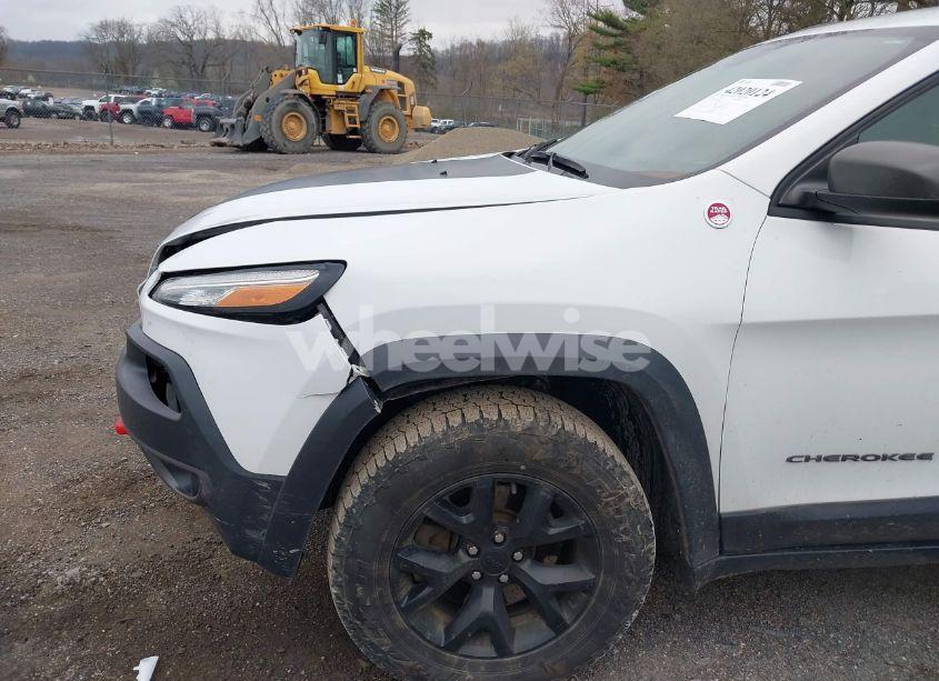 Photo 17 of 2016 Jeep Cherokee TRAILHAWK (VIN 1C4PJMBS7GW241076)