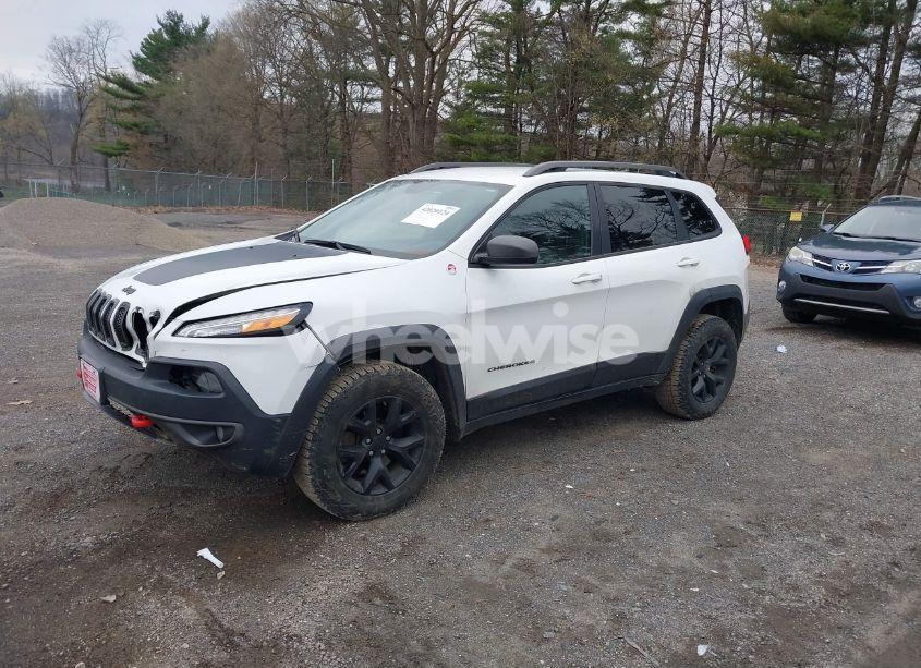 Photo 2 of 2016 Jeep Cherokee TRAILHAWK (VIN 1C4PJMBS7GW241076)