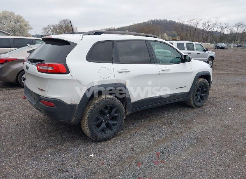 Photo 4 of 2016 Jeep Cherokee TRAILHAWK (VIN 1C4PJMBS7GW241076)