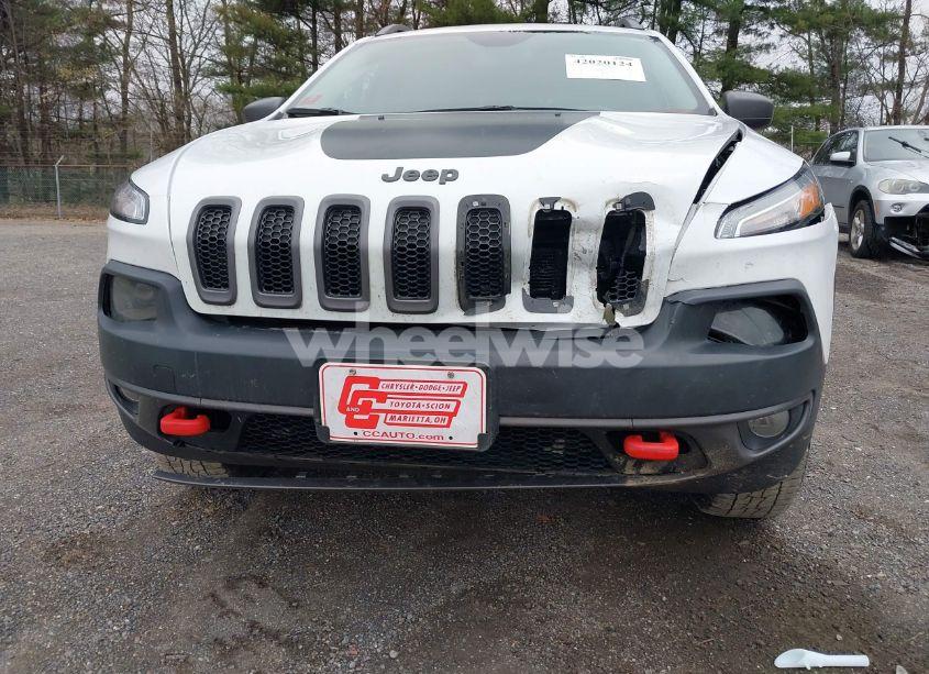 Photo 6 of 2016 Jeep Cherokee TRAILHAWK (VIN 1C4PJMBS7GW241076)
