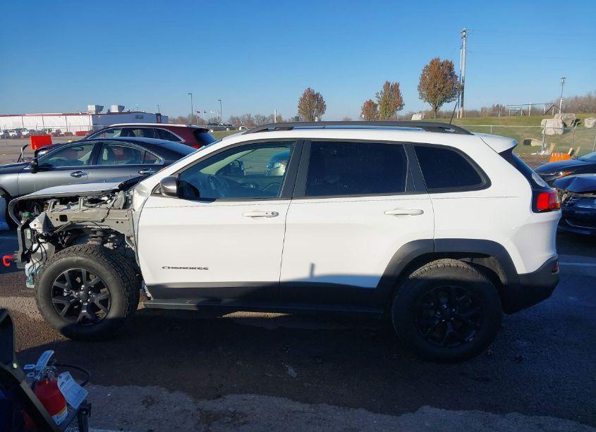 Photo 15 of 2016 Jeep Cherokee TRAILHAWK (VIN 1C4PJMBS7GW322448)
