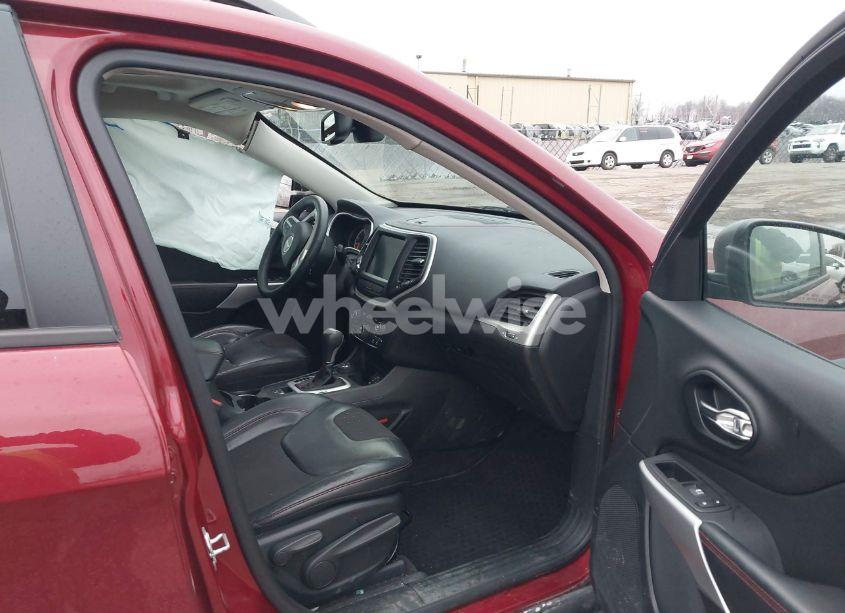 Photo 5 of 2017 Jeep Cherokee TRAILHAWK 4X4 (VIN 1C4PJMBS7HW624372)