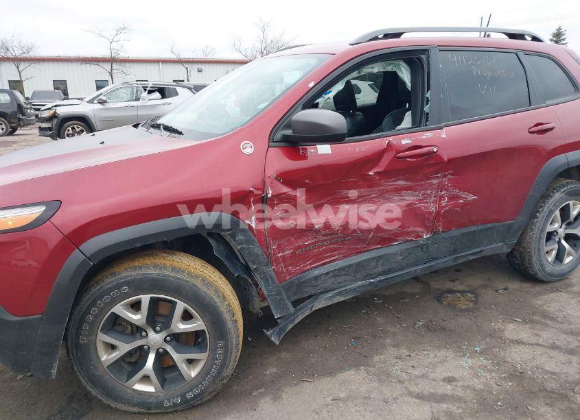 Photo 6 of 2017 Jeep Cherokee TRAILHAWK 4X4 (VIN 1C4PJMBS7HW624372)