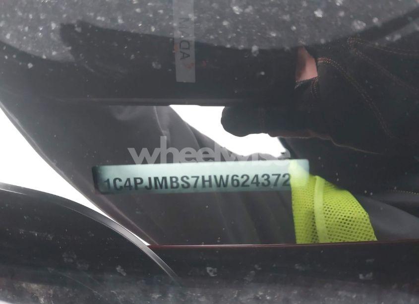 Photo 9 of 2017 Jeep Cherokee TRAILHAWK 4X4 (VIN 1C4PJMBS7HW624372)