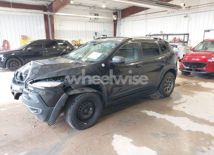 Photo 2 of 2014 Jeep Cherokee TRAILHAWK (VIN 1C4PJMBS8EW157135)