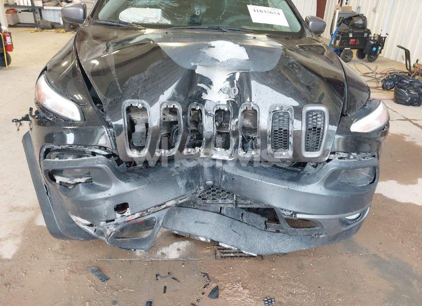 Photo 6 of 2014 Jeep Cherokee TRAILHAWK (VIN 1C4PJMBS8EW157135)