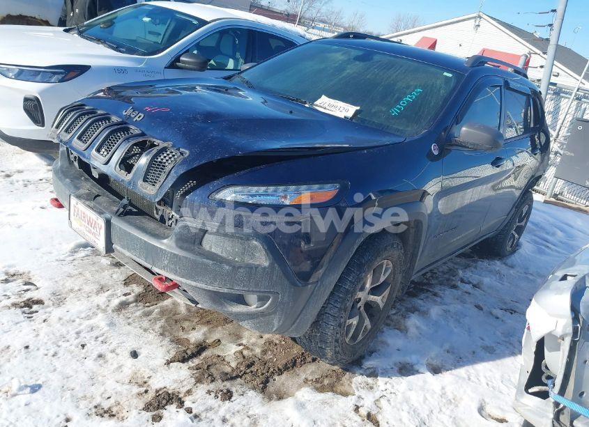 Photo 2 of 2014 Jeep Cherokee (VIN 1C4PJMBS8EW182259)