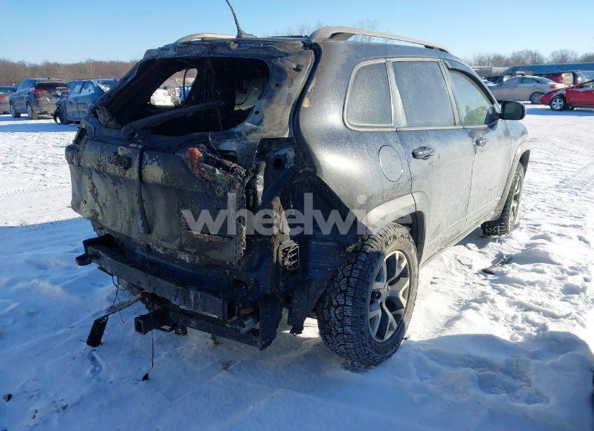Photo 4 of 2014 Jeep Cherokee (VIN 1C4PJMBS8EW182259)