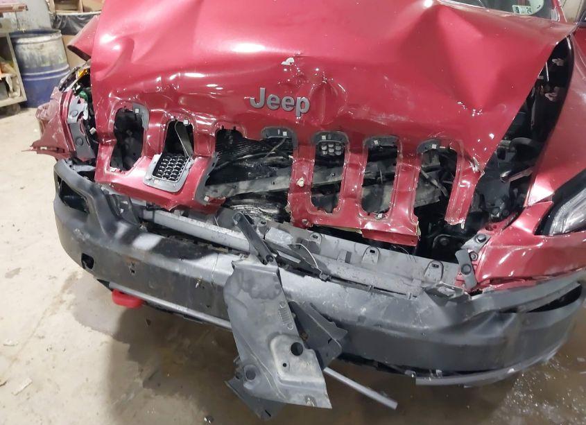 Photo 6 of 2015 Jeep Cherokee TRAILHAWK (VIN 1C4PJMBS8FW522785)