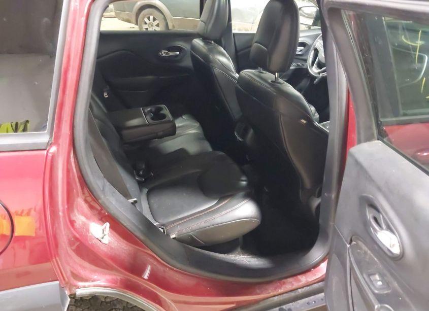 Photo 8 of 2015 Jeep Cherokee TRAILHAWK (VIN 1C4PJMBS8FW522785)