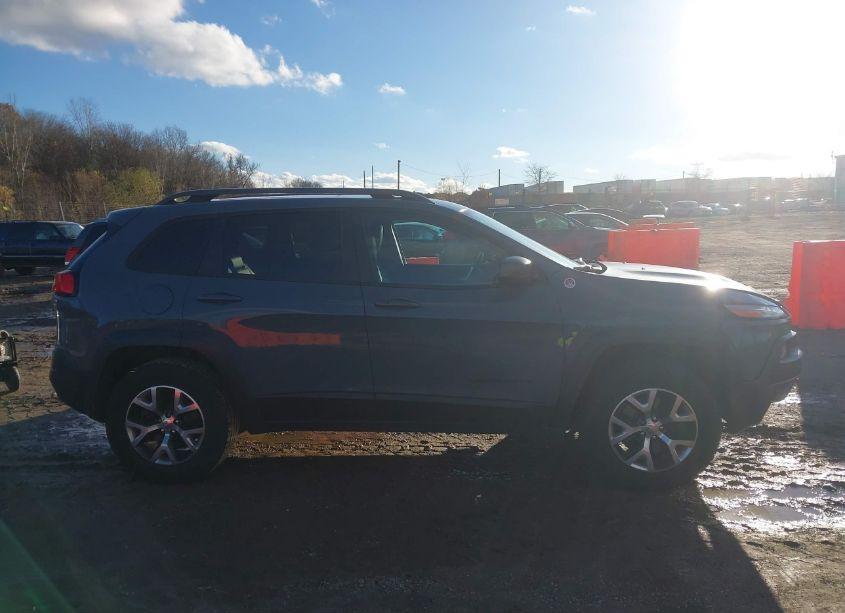 Photo 13 of 2015 Jeep Cherokee TRAILHAWK (VIN 1C4PJMBS8FW647057)